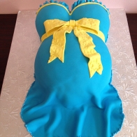 light-blue-pregnant-belly-babyshower-cake