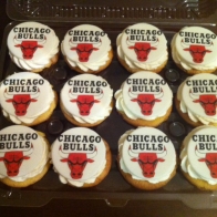 chicago-bulls-cupcakes